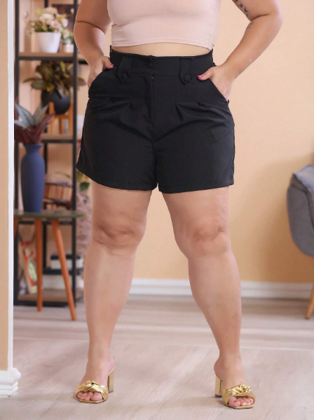  Shorts femininos plus size,Shorts de alfaiataria plus size,Moda plus size verão,Roupas tamanho grande femininas,Shorts sociais plus size,​Shorts elegantes plus size,Shorts meio coxa plus size