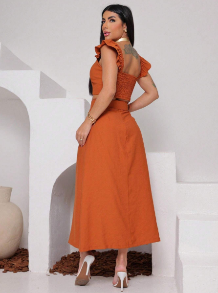 Conjunto saia midi e cropped,Conjunto feminino saia e cropped,Conjunto saia midi com cinto,Conjunto cropped com bojo,Conjunto feminino elegante,Conjunto saia e cropped de alfaiataria,Conjunto feminino para eventos