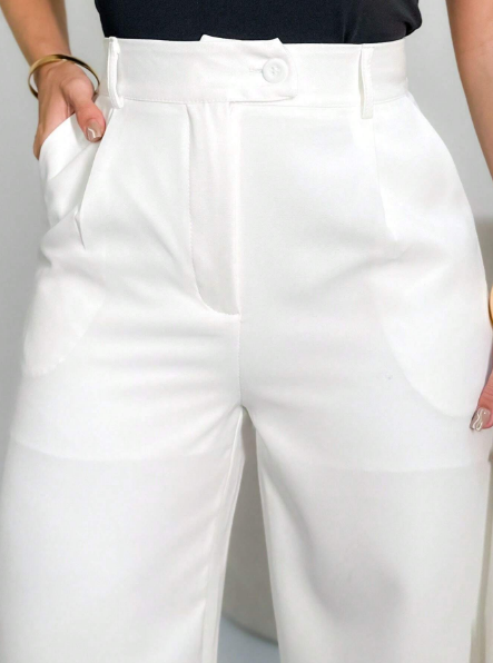 Calça pantalona feminina,
 Calça de alfaiataria feminina,
 Calça social feminina com cinto,
 Calça pantalona cintura alta,
 Calça pantalona elegante,
 Calça pantalona moderna,
 Calça pantalona cores vibrantes,