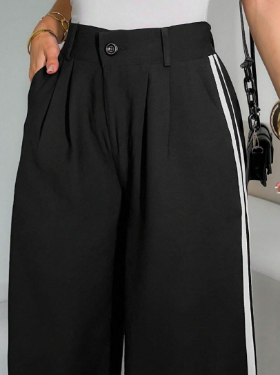 Calça pantalona feminina,
Calça com laterais largas,
Calça cintura alta feminina,
Calça pantalona social,
Calça pantalona elegante,
Calça pantalona moderna,
Calça pantalona cores vibrantes
