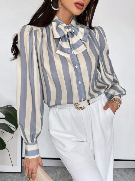 Camisa feminina gola laço,Camisa de cetim feminina elegante,Camisa cetim gola laço listrada,Camisa social feminina com laço,Camisa feminina cetim manga longa,Camisa elegante com laço na gola,Camisa listrada feminina de cetim
