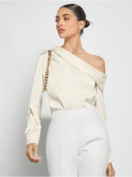 Camisa feminina cetim elegante,Blusa cetim manga longa feminina,Camisa cetim com recorte nos ombros,Camisa cetim plissada feminina,Blusa feminina cetim decote assimétrico,Camisa social feminina cetim,Camisa cetim feminina para eventos
