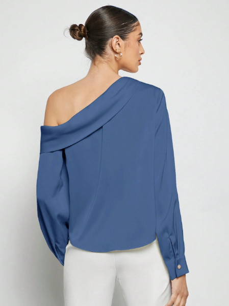 Camisa feminina cetim elegante,Blusa cetim manga longa feminina,Camisa cetim com recorte nos ombros,Camisa cetim plissada feminina,Blusa feminina cetim decote assimétrico,Camisa social feminina cetim,Camisa cetim feminina para eventos