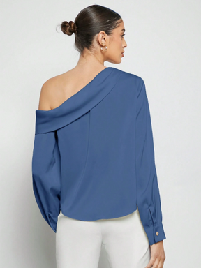Camisa feminina cetim elegante,Blusa cetim manga longa feminina,Camisa cetim com recorte nos ombros,Camisa cetim plissada feminina,Blusa feminina cetim decote assimétrico,Camisa social feminina cetim,Camisa cetim feminina para eventos