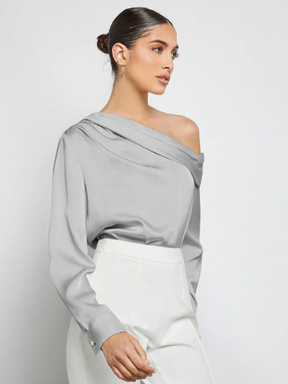 Camisa feminina cetim elegante,Blusa cetim manga longa feminina,Camisa cetim com recorte nos ombros,Camisa cetim plissada feminina,Blusa feminina cetim decote assimétrico,Camisa social feminina cetim,Camisa cetim feminina para eventos