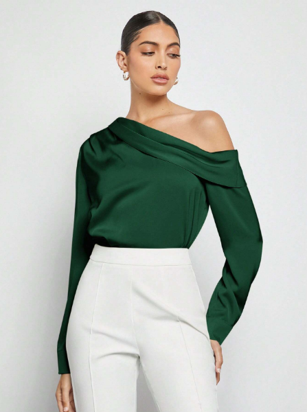 Camisa feminina cetim elegante,Blusa cetim manga longa feminina,Camisa cetim com recorte nos ombros,Camisa cetim plissada feminina,Blusa feminina cetim decote assimétrico,Camisa social feminina cetim,Camisa cetim feminina para eventos