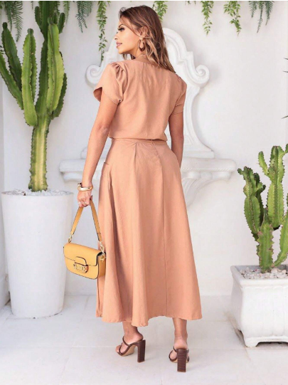Conjunto feminino de alfaiataria,
Saia e blusa de alfaiataria,
Conjunto social feminino,
Conjunto feminino elegante,
Conjunto de saia e blusa para trabalho,
Conjunto feminino moda executiva,
Conjunto feminino de verão,