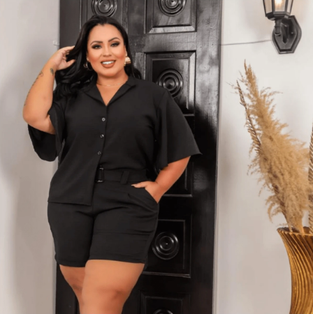Conjunto plus size feminino,Shorts e camisa plus size,Moda plus size verão,Roupas tamanho grande femininas,Conjunto de verão plus size,Moda praia plus size,Roupas casuais plus size
