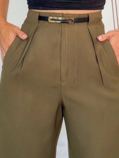 Calça pantalona feminina,
 Calça de alfaiataria feminina,
 Calça social feminina com cinto,
 Calça pantalona cintura alta,
 Calça pantalona elegante,
 Calça pantalona moderna,
 Calça pantalona cores vibrantes,