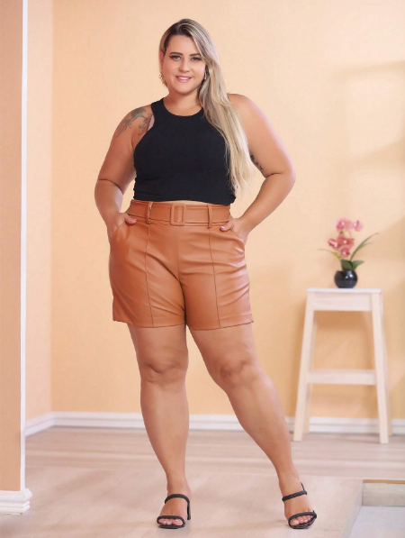Short feminino couro fake plus size,Short de couro sintético tamanho grande,Short plus size meia coxa,Short feminino couro ecológico plus size,Short de couro fake para mulheres plus size,Short feminino tamanho grande meia coxa,Short plus size couro sintético