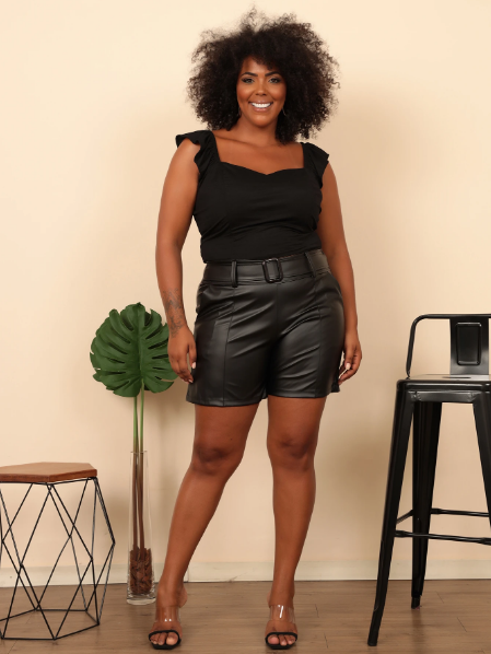 Short feminino couro fake plus size,Short de couro sintético tamanho grande,Short plus size meia coxa,Short feminino couro ecológico plus size,Short de couro fake para mulheres plus size,Short feminino tamanho grande meia coxa,Short plus size couro sintético