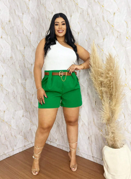 Short plus size alfaiataria,Short plus size cintura alta,Short plus size social,Short plus size elegante,Short plus size com cinto,Short plus size para trabalho,Short plus size moda feminina