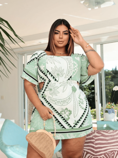 Macaquinho plus size,Vestido plus size,Macaquinho feminino plus size,Vestido macaquinho plus size,Macaquinho curto plus size,Macaquinho estampado plus size,Macaquinho casual plus size
